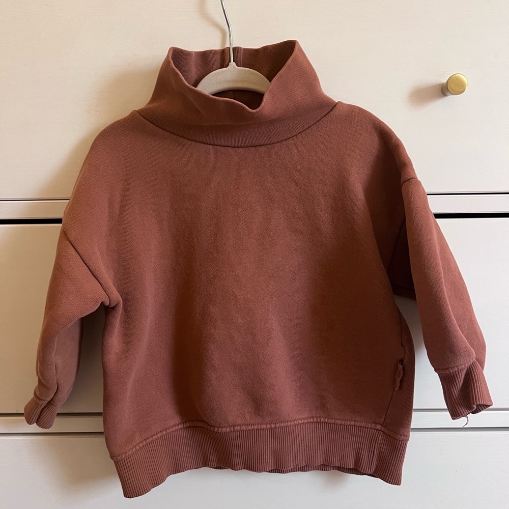 Turtleneck sweatshirt